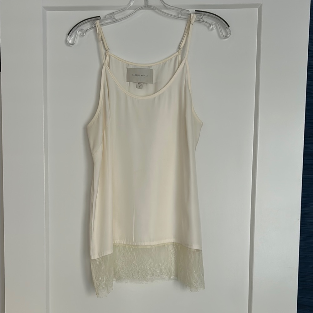 Brochu Walker Cream Camisole top w/ adjustable straps & Lace Trim. EUC large